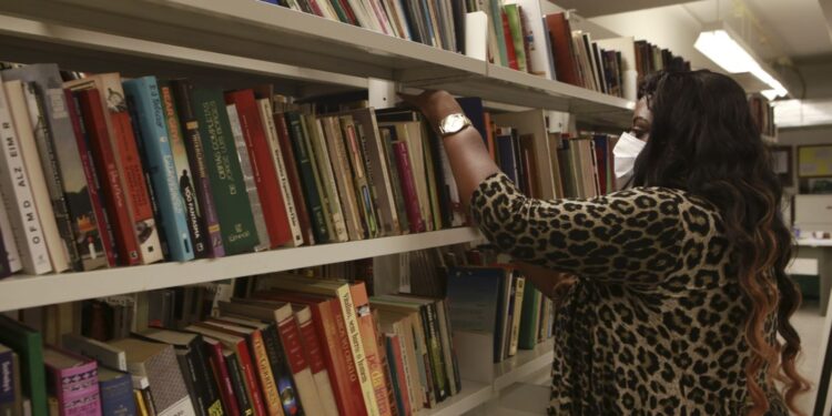 plano-nacional-do-livro-e-leitura-quer-ampliar-numero-de-bibliotecas