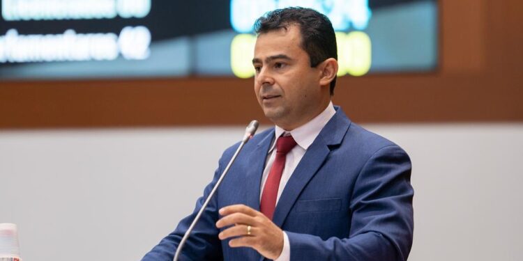 O Deputado Estadual Eric Costa (PSD) fez duras críticas ao prefeito de Barra do Corda