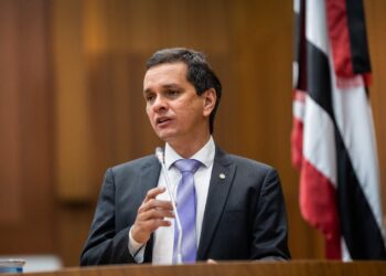 Deputado Ricardo Arruda propõe importante projeto de lei para inclusão de mulheres na construção civil
