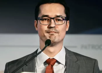 TSE, por unanimidade cassa mandato de Deltan Dallagnol