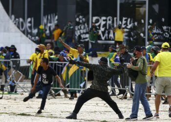 stf-inicia-julgamento-de-mais-45-envolvidos-nos-atos-golpistas