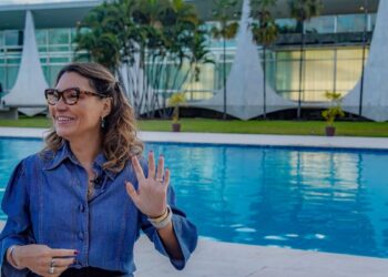 palacio-da-alvorada,-1o-predio-publico-da-capital,-completa-65-anos