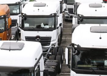 lula-assina-mp-que-destina-mais-r$-300-mi-para-compra-de-carros