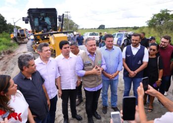 Governador em exercício, ministro dos Transportes e diretor do Dnit inspecionam trechos críticos e anunciam ações para restabelecer o tráfego.