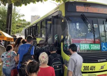 Câmara promulga lei que cria ônibus exclusivos para mulheres no transporte público de São Luís
