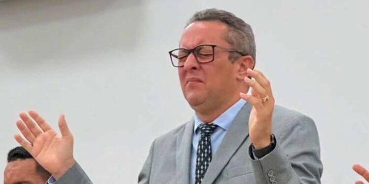 Pastor Mateus deixa Barra do Corda após oito anos de liderança e polêmicas sem deixar saudades