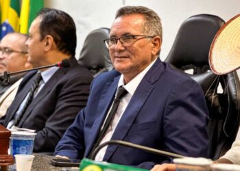 Presidente Eteldo Sampaio conduz Sessão Solene e marca o início dos trabalhos legislativos de 2025