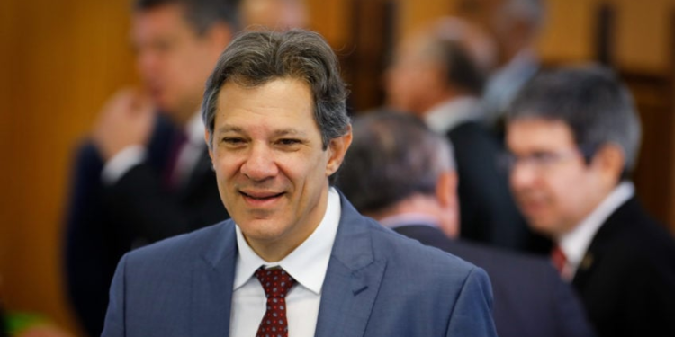 A estratégia econômica “brilhante” de Lula e Haddad: o brasileiro que luta