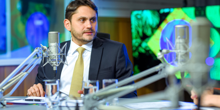 Ministério das Comunicações autoriza retransmissão de rádio em 19 municípios do Maranhão